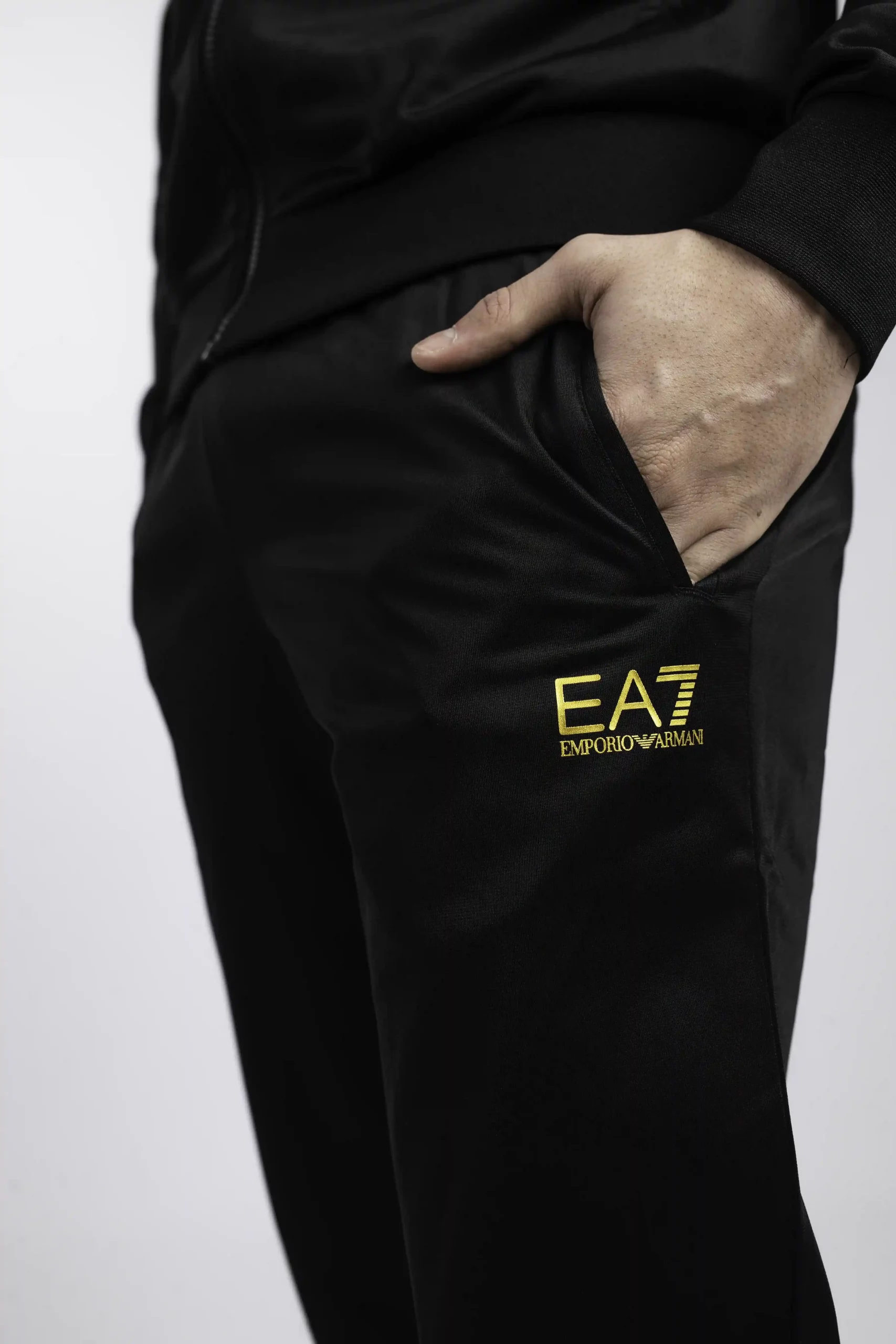 Ea Emporio Armani Trainingspak Heren Zwart Goud Heren Shoppen