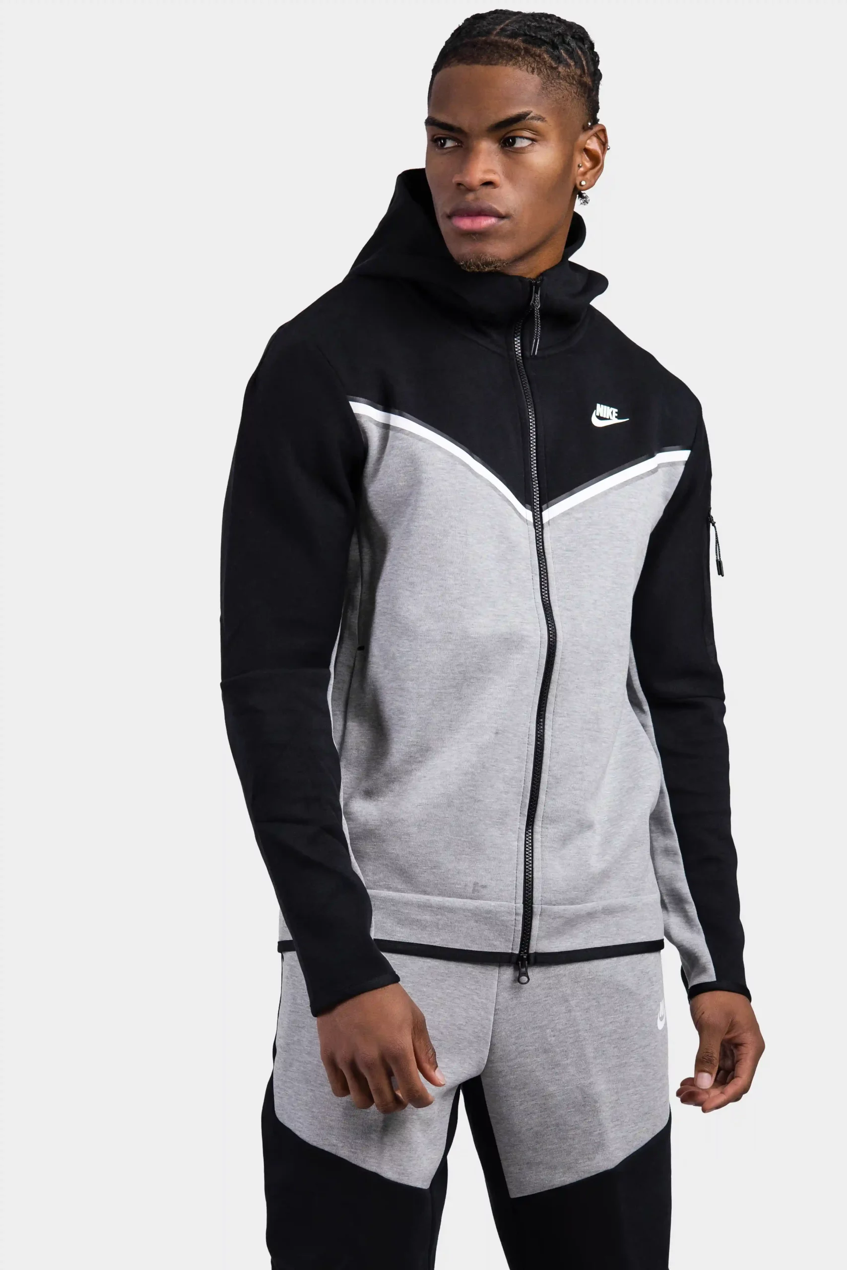 komen Digitaal opzettelijk Nike Tech Fleece Trainingspak Heren Zwart/Grijs Heren shoppen? |  Soccerfanshop BE