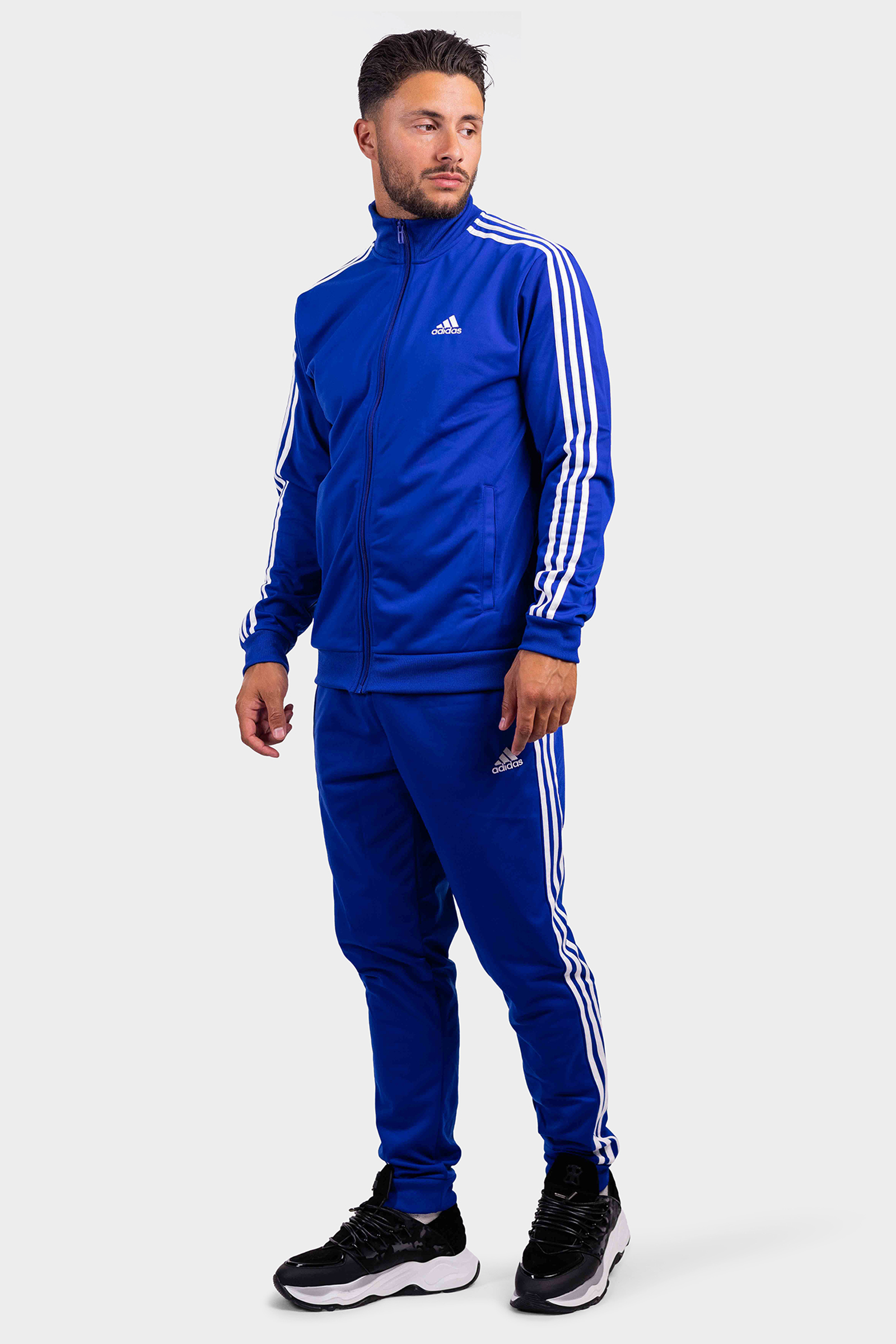 Bad Almachtig voertuig Adidas Basic 3 Stripes Trainingspak Heren Blauw/Wit Heren shoppen? |  Soccerfanshop BE